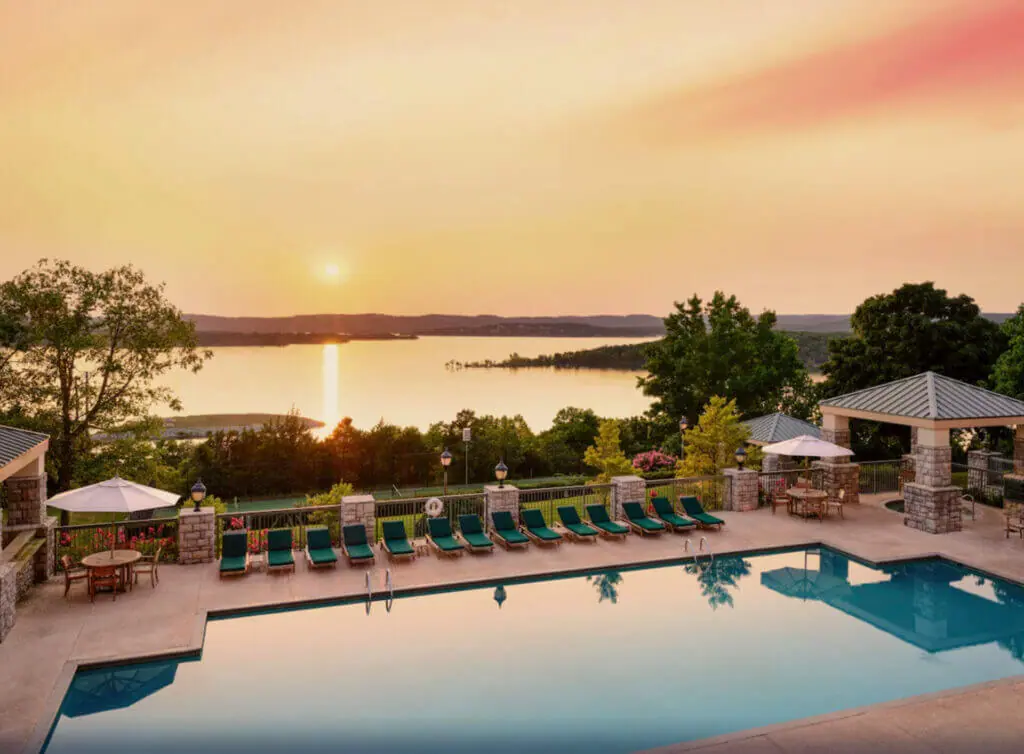 Chateau on the Lake Branson MO romantic getaways lodge to stay in places to stay in branson MO four couples 