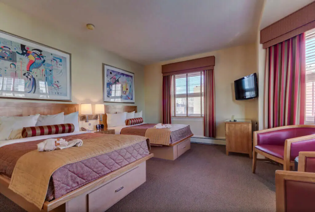 interesting rooms at the Alexander inn 