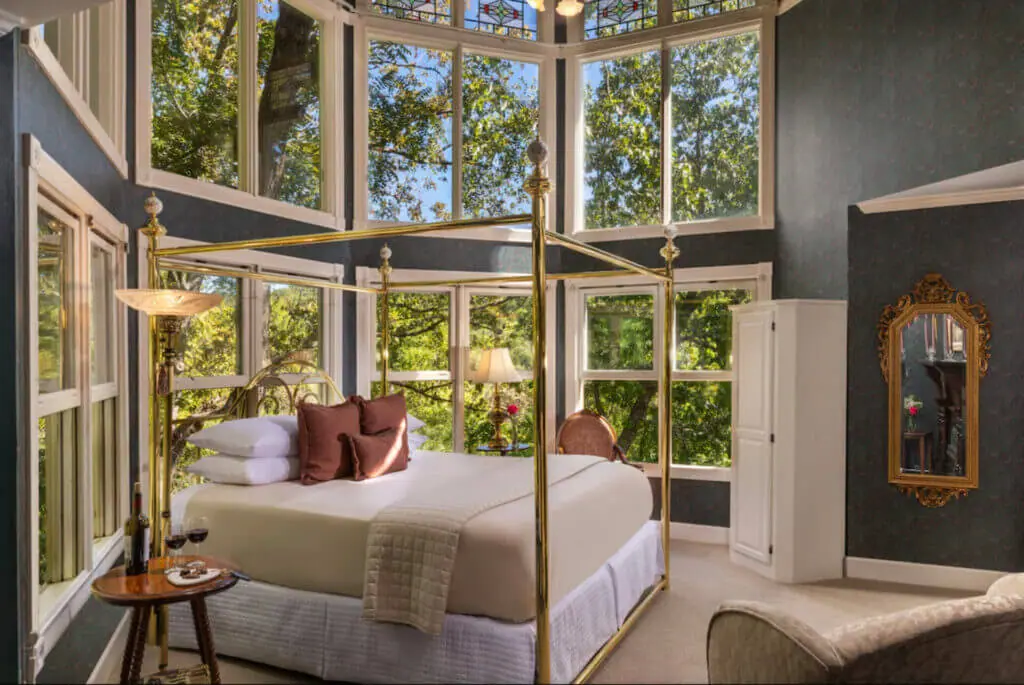 Arsenic and Old Lace Bed & Breakfast Inn top room