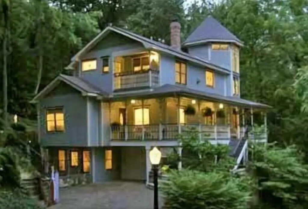 Arsenic and Old Lace Bed & Breakfast Inn Eureka Springs Arkansas