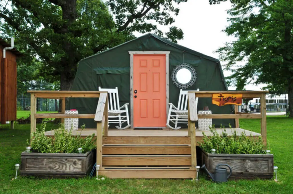 Turpentine Creek Wildlife Refuge Lodging big cat park