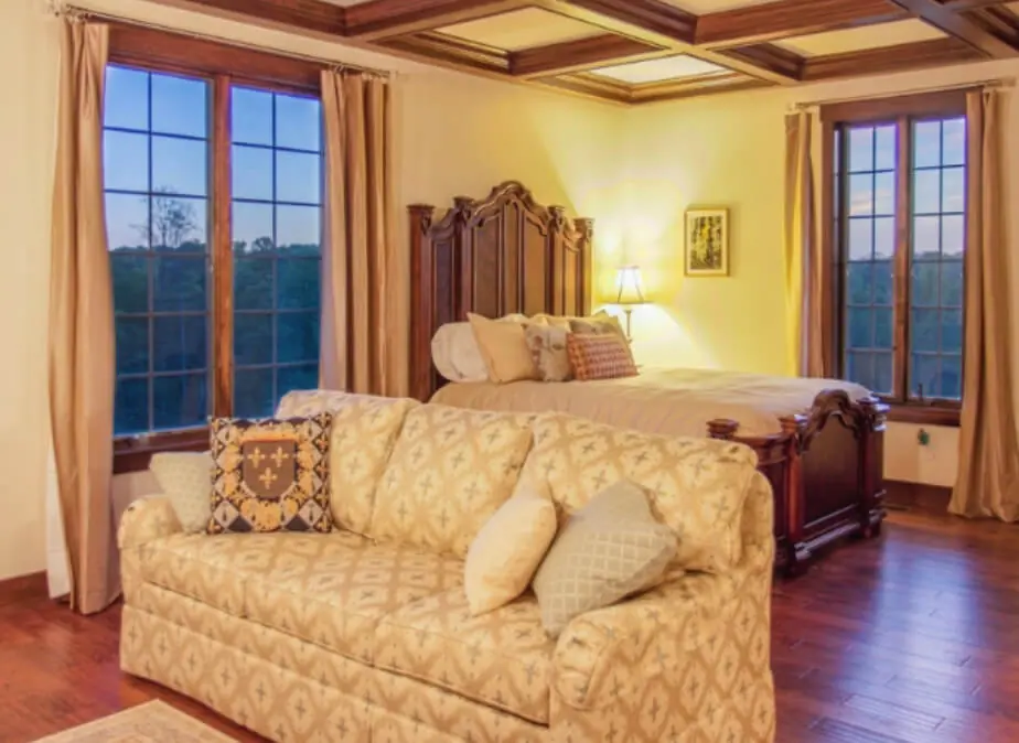 A fairytale-like room at Clayshire Castle