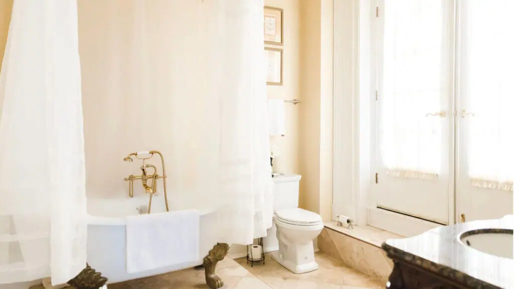 Luxury bathroom design at the Pepin Inn
