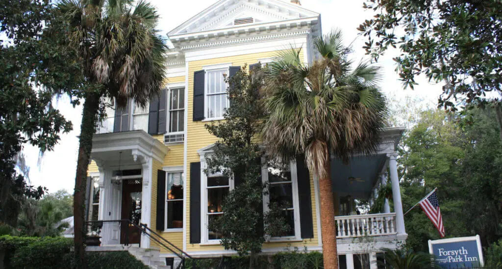 Exterior of Forsyth Park Inn