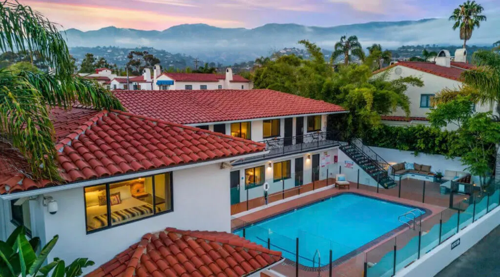 Exterior view of cool hotel Blue Sands Inn