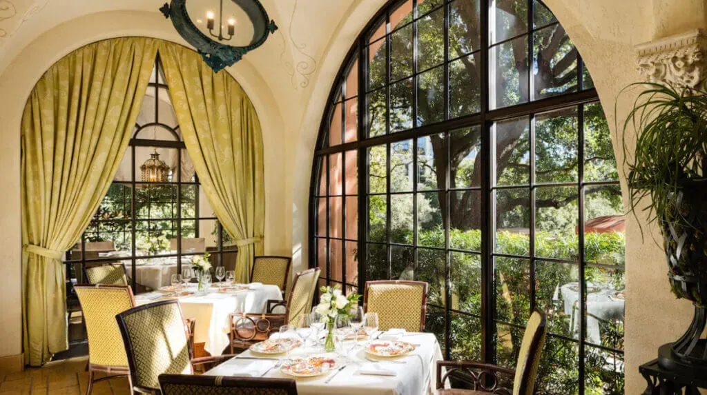 Luxury dining at the Rosewood Mansion 