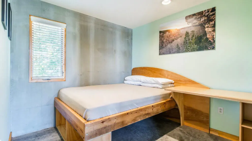 Boutique Hotels in Chattanooga TN, The Crash Pad interior of private room