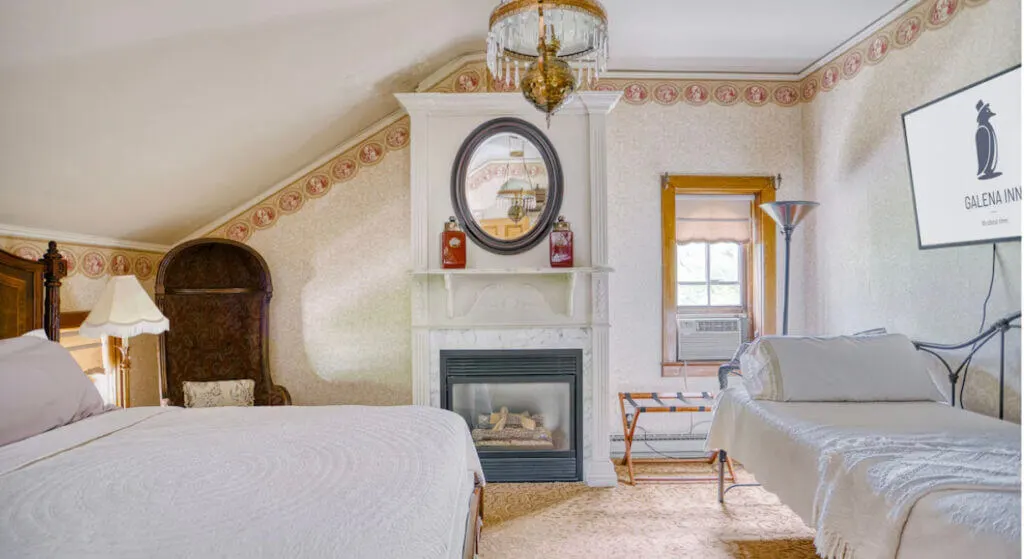 Fun and unique place to stay room design at Galena Inn