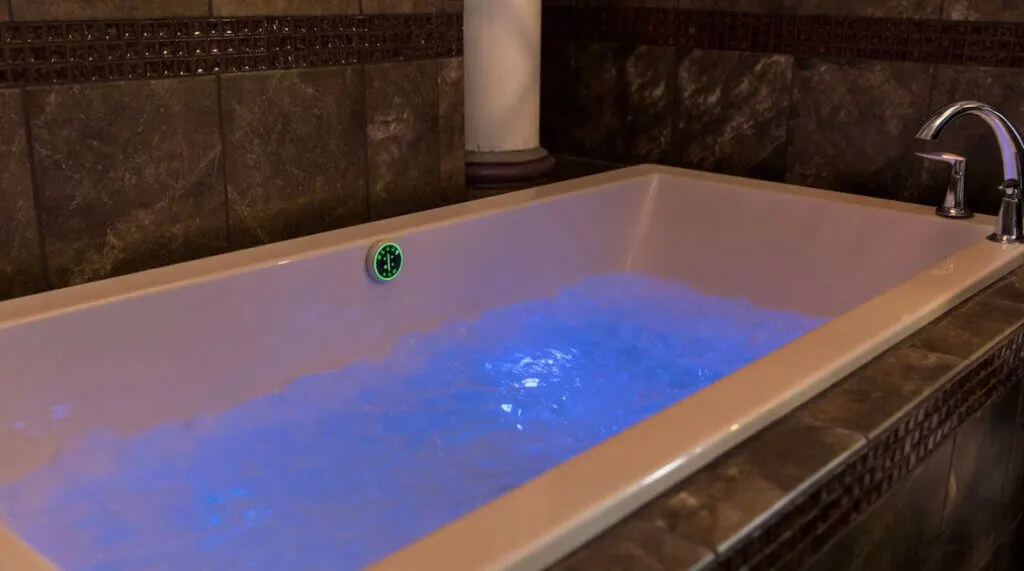 Kohler Bubblemaker tub at Jail Hill Inn