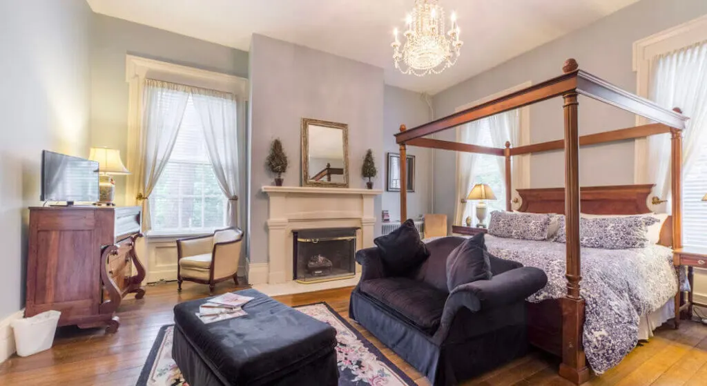 Best romantic places in Kentucky for Bourbon: Bourbon Manor