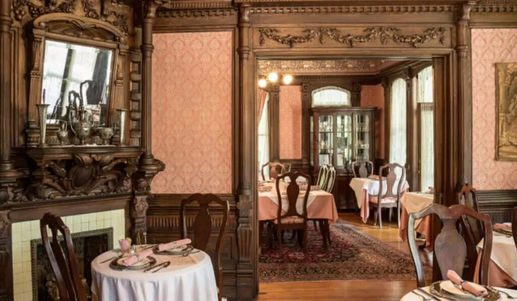 dining room at Cedar Crest Inn near Biltmore Village, Asheville