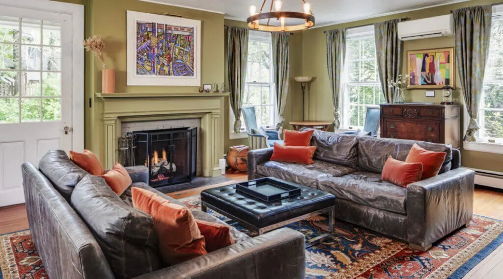 Sitting area and lobby at Applewood Manor, Asheville North Carolina