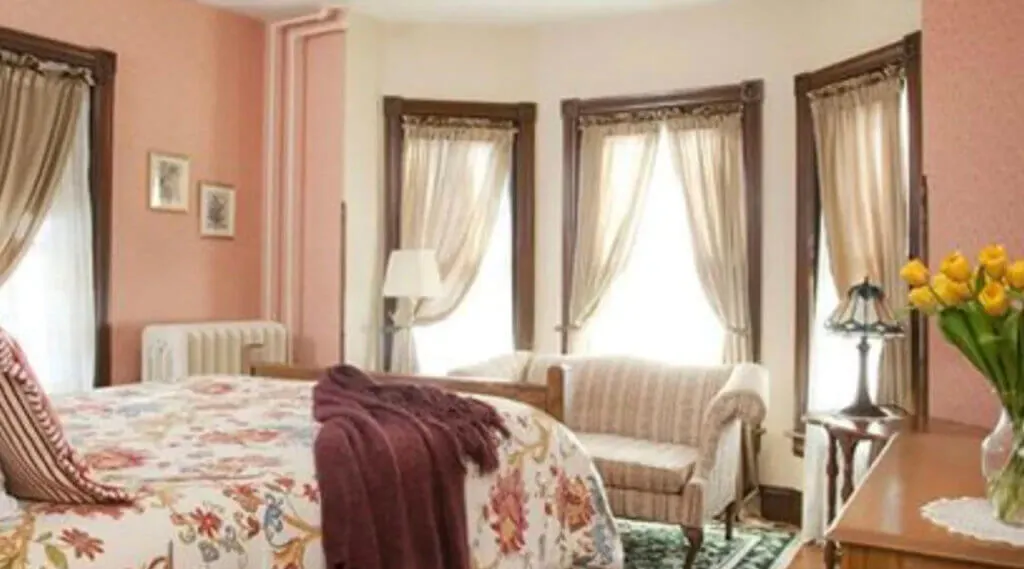 Brickhouse Inn B&B room interior Gettysburg
