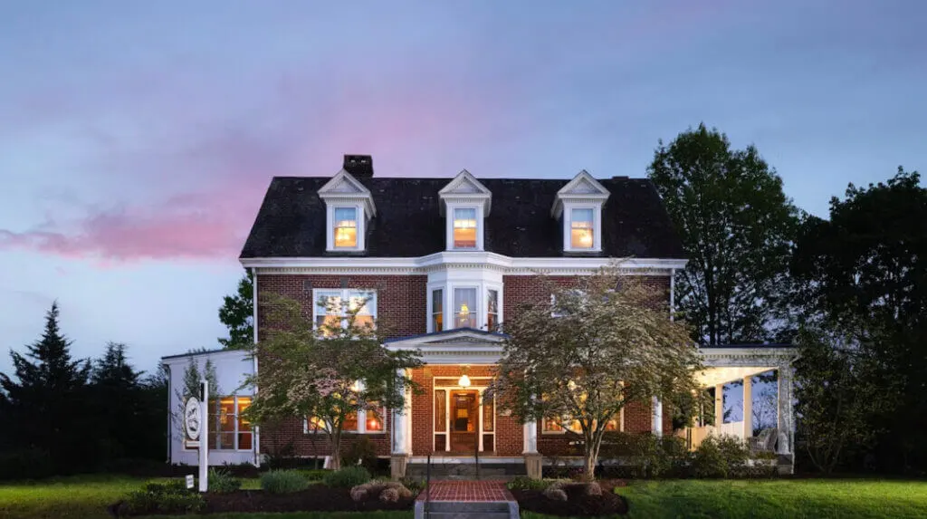 Exterior and gardens at cool lodging in Gettysburg, Keystone Inn Bed & Breakfast