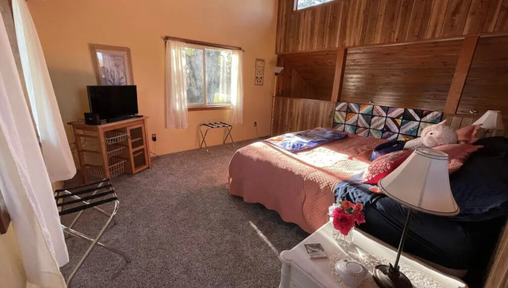 Bedroom at Alpaca Farm Retreat, Mid Williamette Valley, Oregon