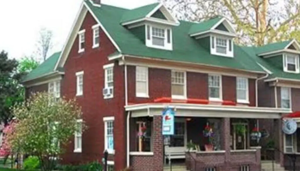 Exterior of cool place to stay in Gettysburg A Sentimental Journey Bed & Breakfast