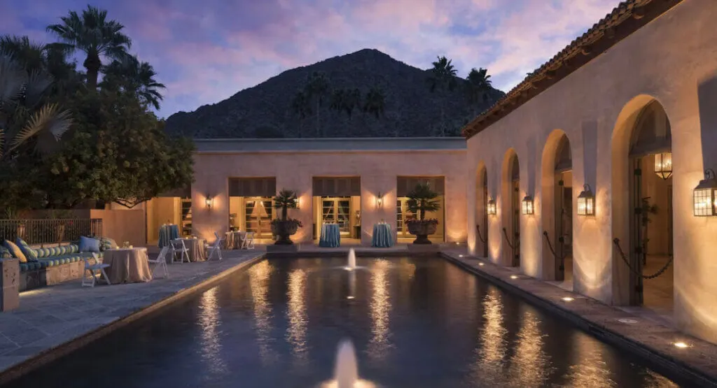 Outdoor pool at cool fun resort Royal Palms Resort, Arizona