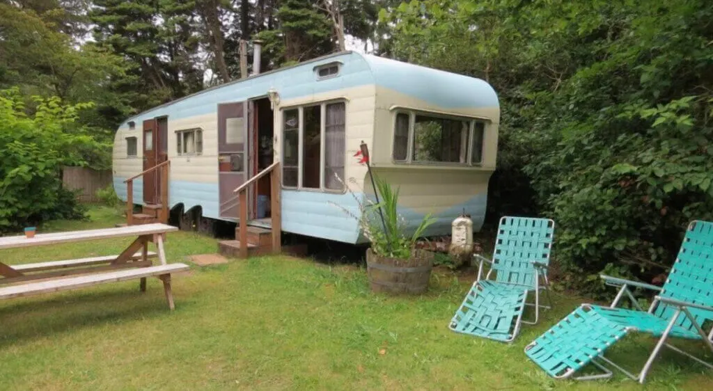 Vintage motor lodge at Sou'wester Lodge, Washington State