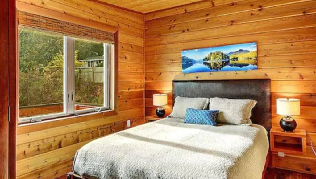Interior of cabins at cool hotel Snug Harbor Resort