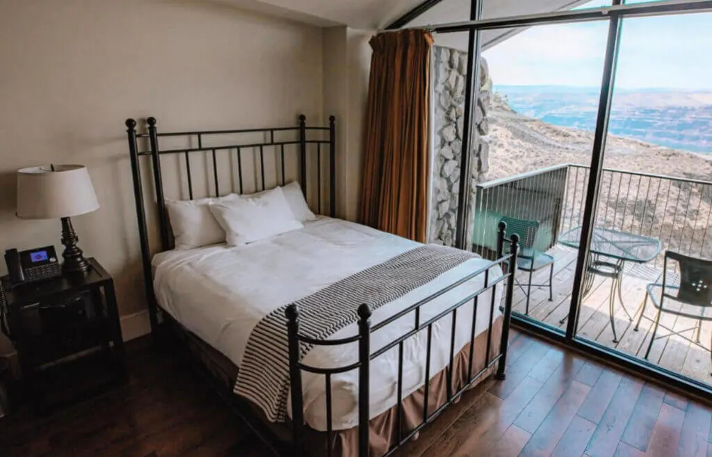 Room view from cool hotel in WA Sagecliff Resort & Spa (Formerly Cave B)