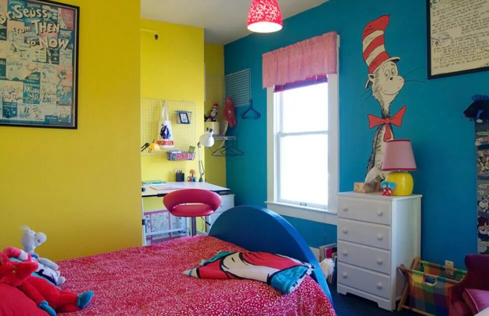 Dr. Suess Themed room at unique places to stay in Oregon, Sylvia Beach Hotel 