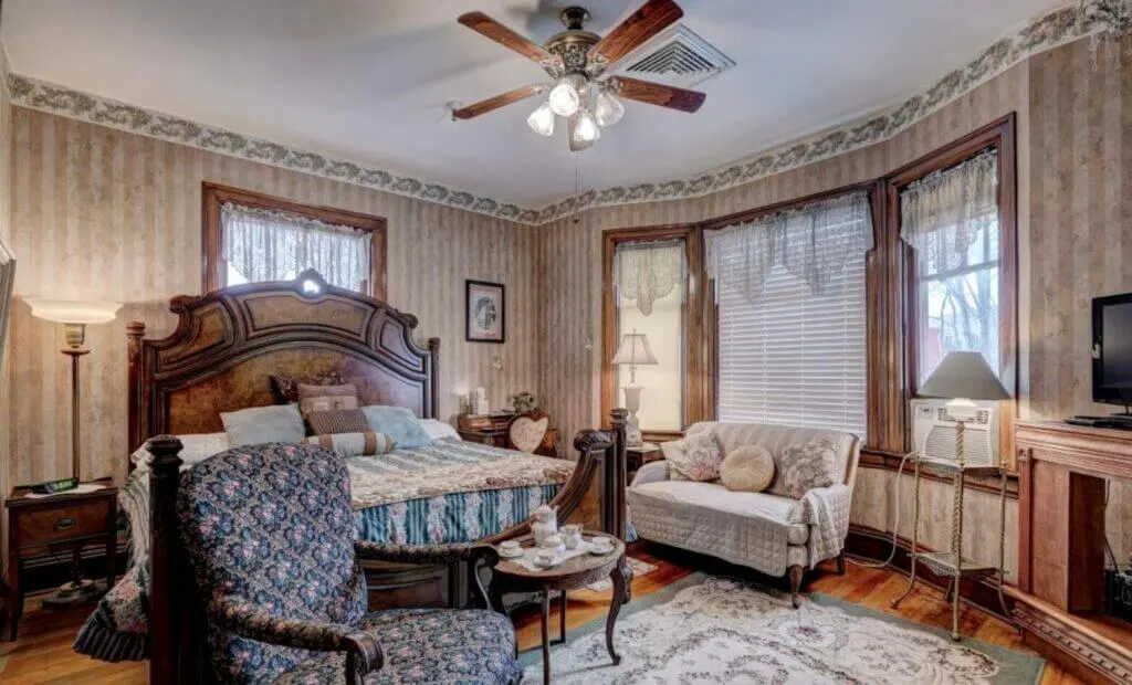 one of the historic unique places to stay in Oklahoma City Grandison Inn Bed & Breakfast