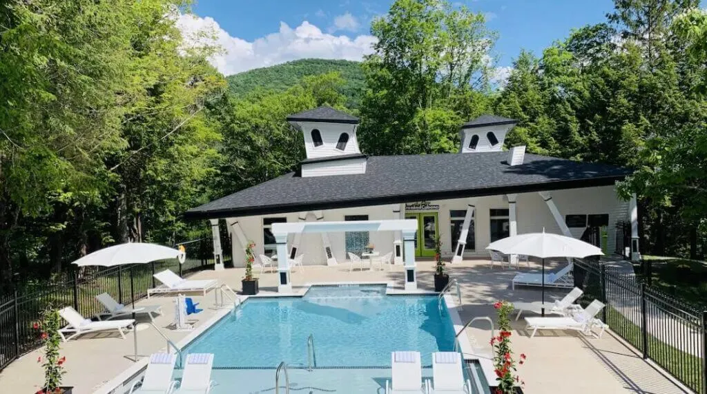 pool at Roxbury Motel New York