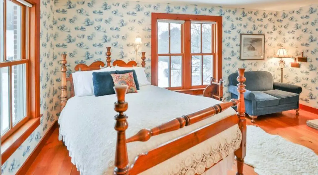 charming historic lodging in the USA Roundbarn Farm Minnesota