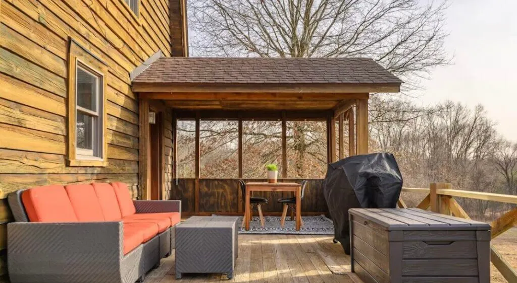 back deck at 7 Acre Legacy Lodge Brown County Indiana cabins with hot tub