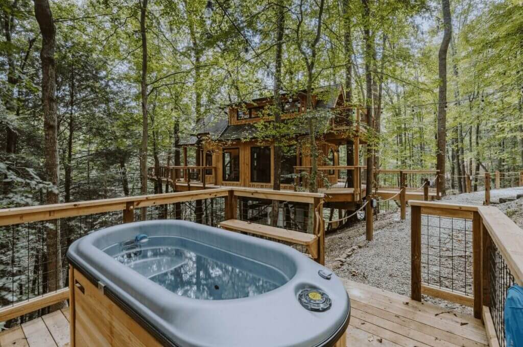 hocking hills ohio tree house cabin on vrbo for rent
