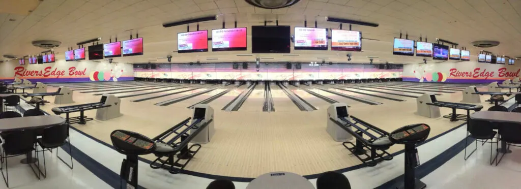 River's Edge Bowl Janesville things to do