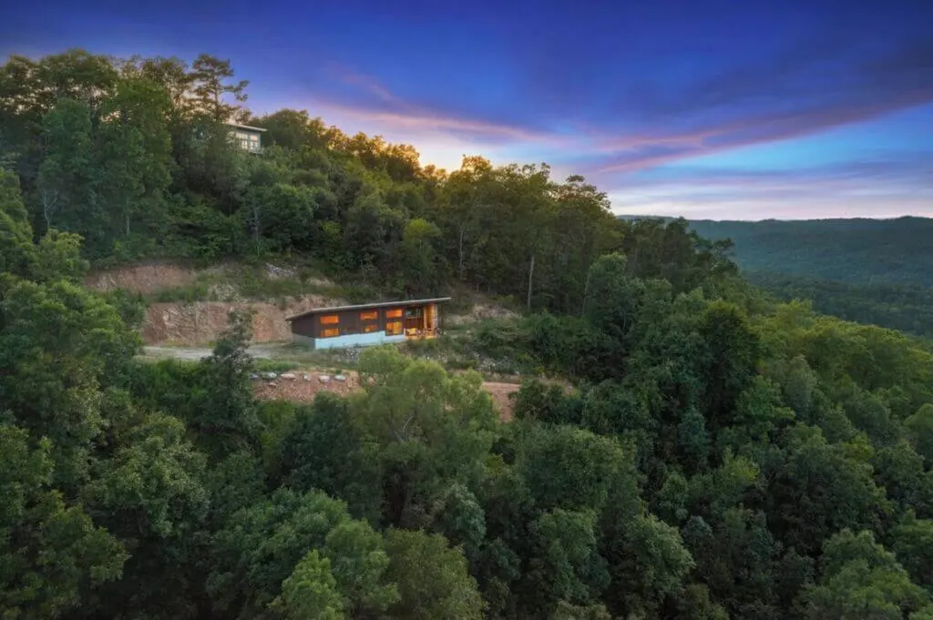 Bella Vista - unique Oklahoma lodging cabin with a view in Broken Bow Oklahome