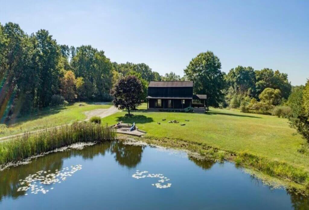 brown county IL unique cabin getaway