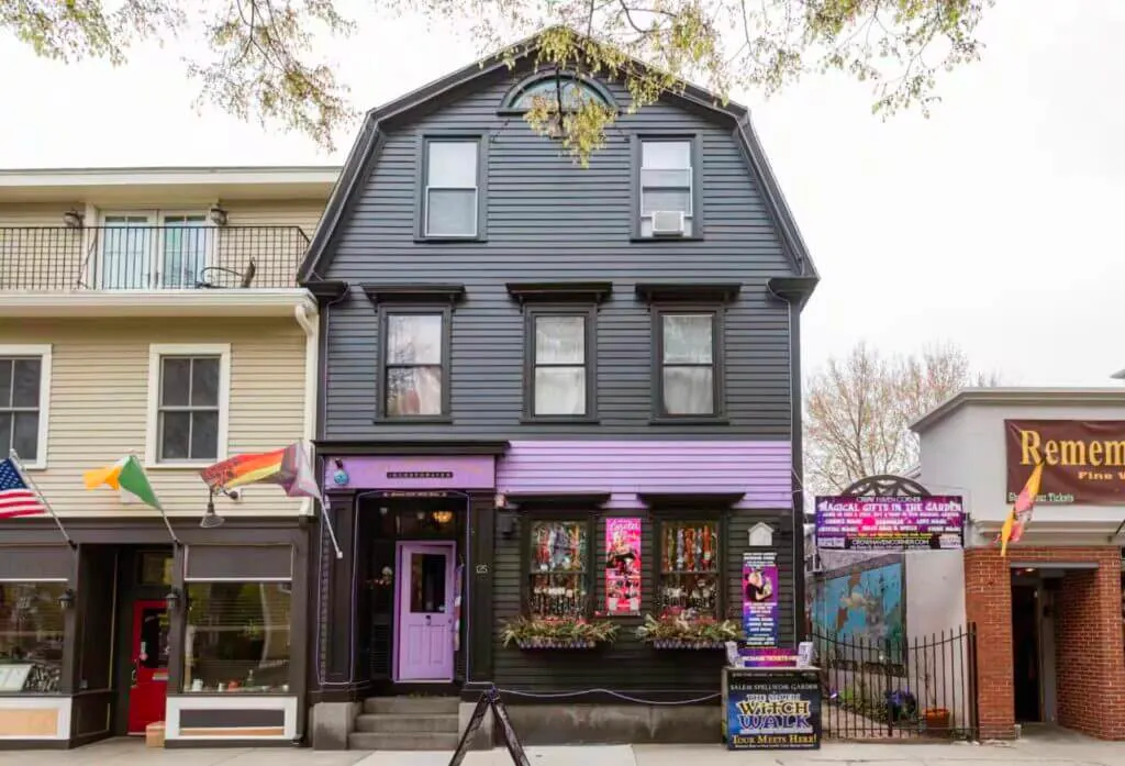 Croa have ncorner rental salem witchy place to stay 