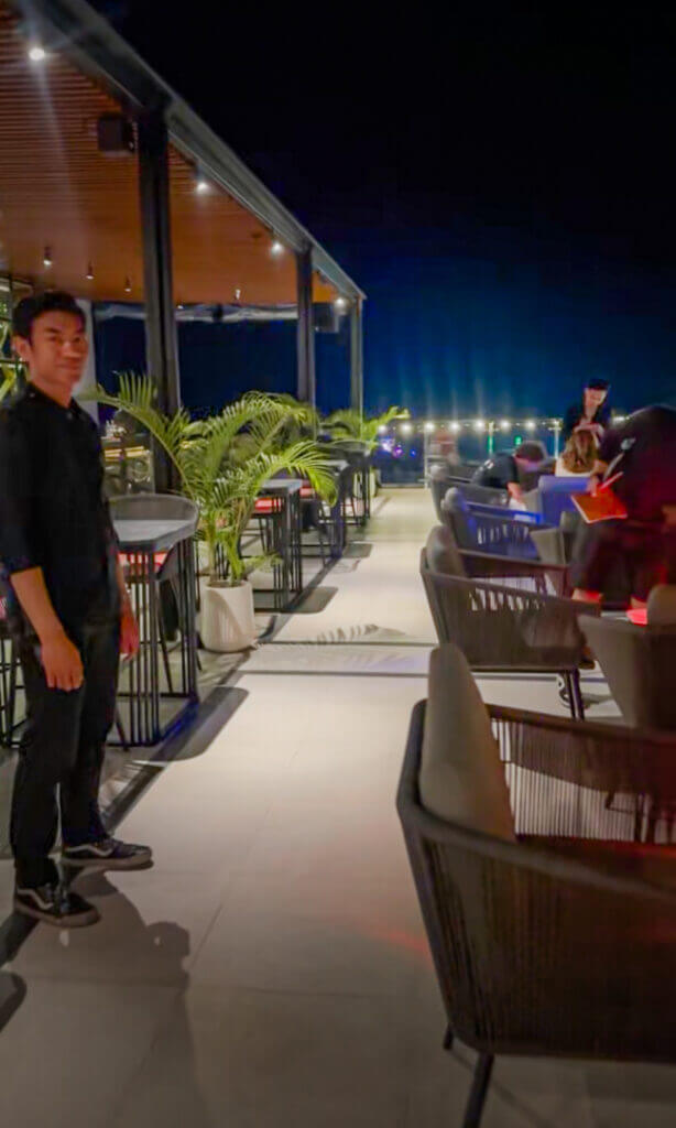 the shady pug uluwatu rooftop bar