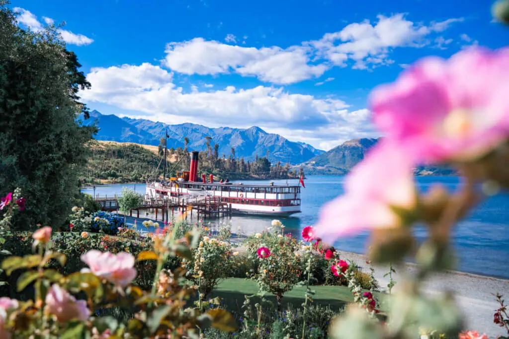 TSS Earnslaw Queenstown steamship cruise with dinner BBQ buffet
