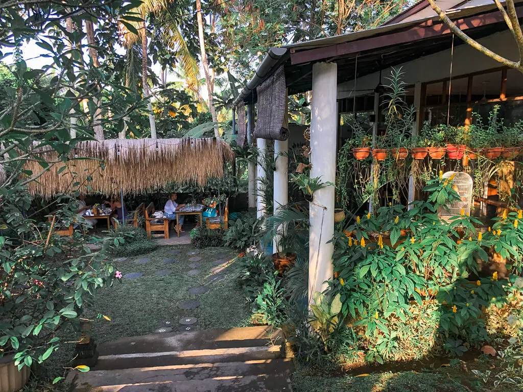 usha restaurant garden ubud russian food