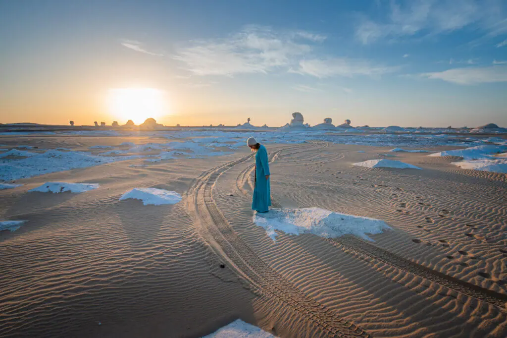 Egypt Tips: Visit the White and Black deserts as a 2 days trip from Cairo and spend the night in the desert