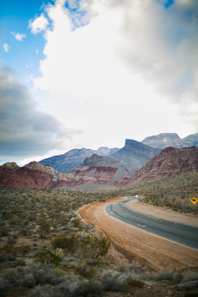 red rock canyon las vegas sunset spot and hiking views