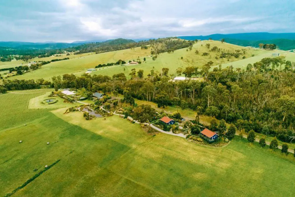 outlook hill vineyard accommodation healesville yarra valley