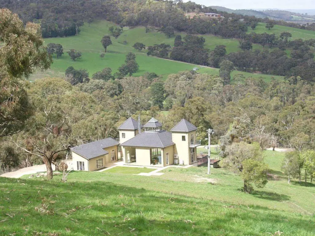 sutherland estate yarra valley winery aribnb accommodation